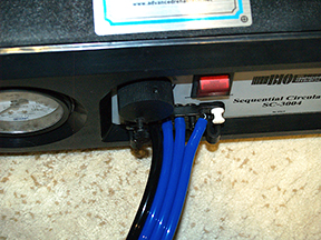 Compression pump connector bar and hose connection